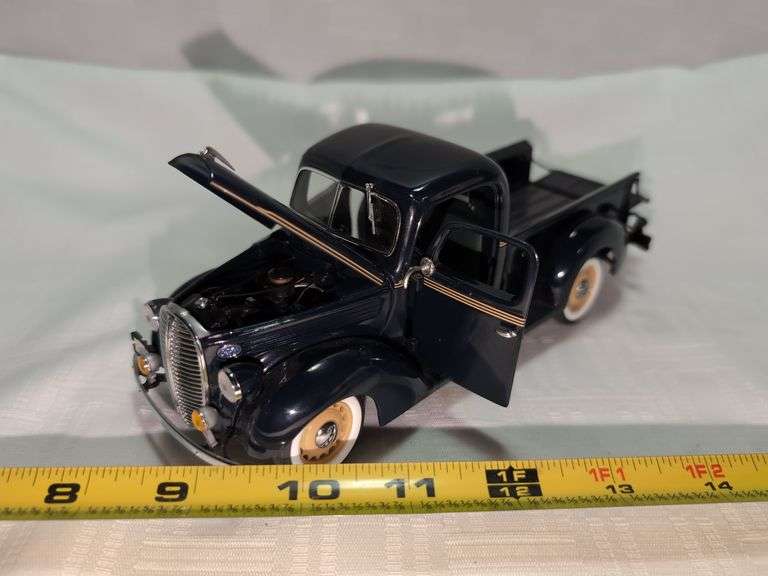 1938 FORD DIECAST PICKUP TRUCK MODEL