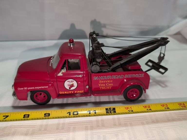 1953 FORD DIECAST WRECKER TRUCK MODEL BANK