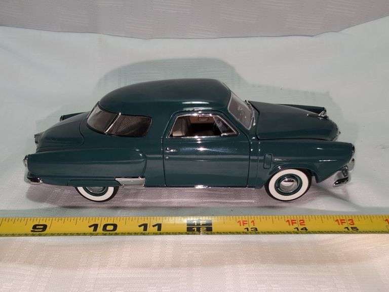 1950 STUDEBAKER CHAMPION COUPE DIECAST CAR MODEL