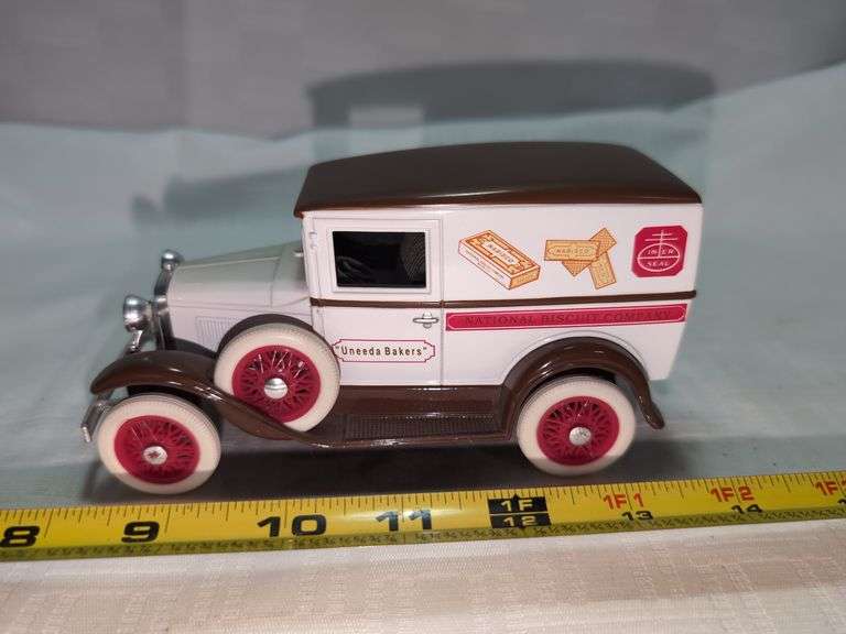1930 FORD MODEL A DIECAST CAR MODEL BANK