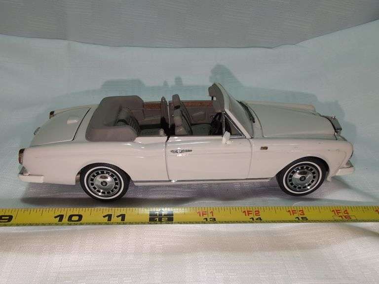 1992 ROLLS ROYCE CORNICHE IV DIECAST CAR MODEL
