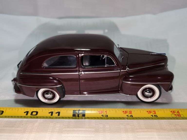 1954 FORD SUPER DELUXE TUDOR SEDAN DIECAST CAR MODEL