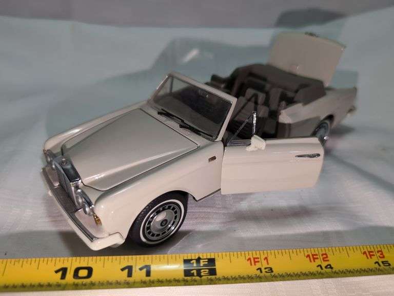 1992 ROLLS ROYCE CORNICHE IV DIECAST CAR MODEL