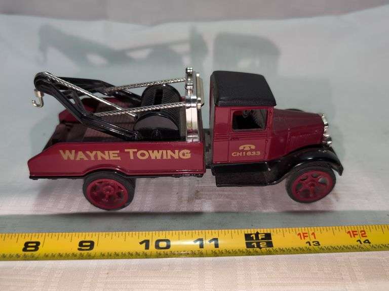 1931 HAWKEYE DIECAST WRECKER TRUCK MODEL BANK