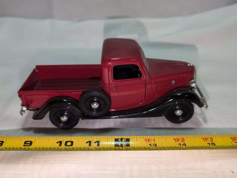 1937 FORD DIECAST PICKUP TRUCK MODEL