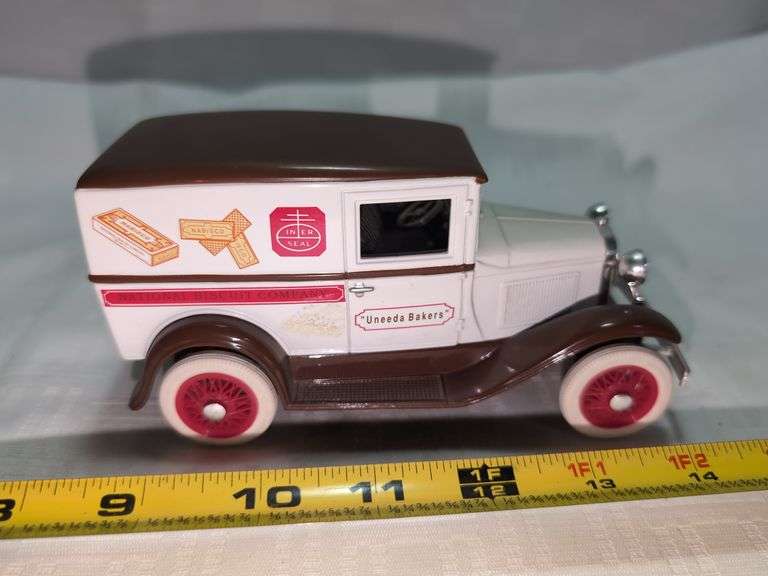 1930 FORD MODEL A DIECAST CAR MODEL BANK