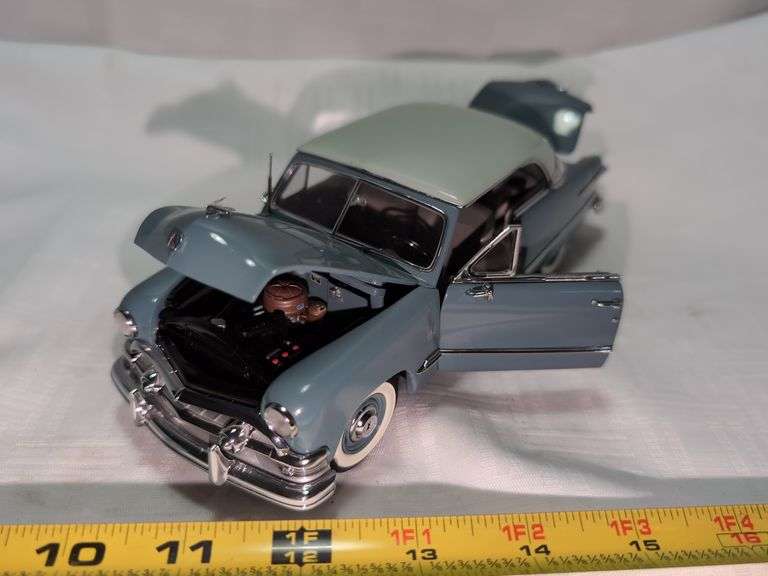 1951 FORD VICTORIA DIECAST CAR MODEL