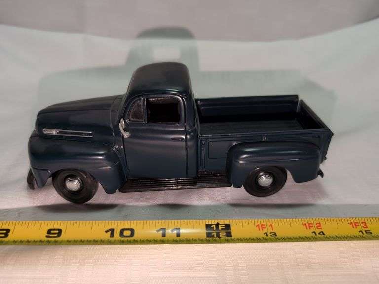 1948 FORD F-1 DIECAST PICKUP TRUCK MODEL