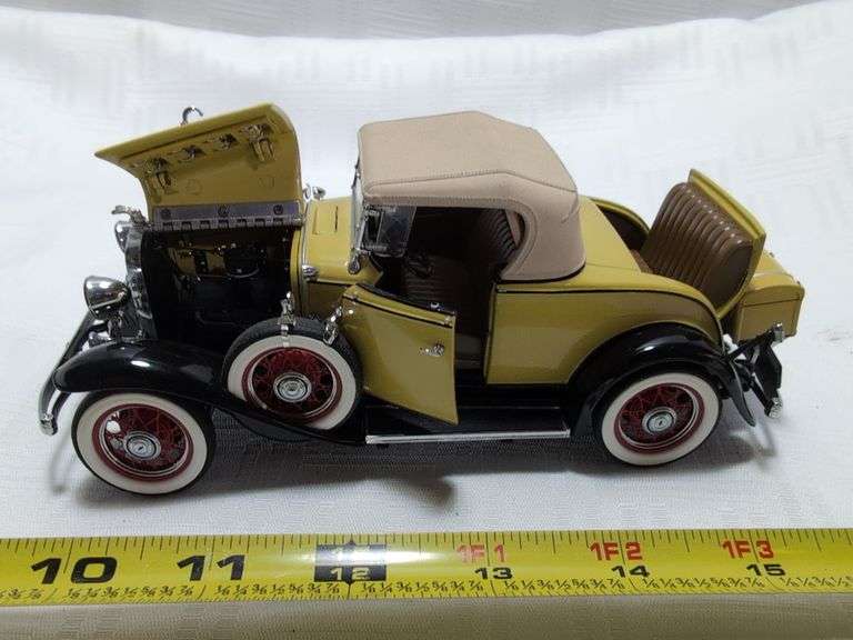 1932 CHEVROLET CONFEDERATE DIECAST CAR MODEL