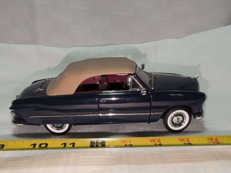 1949 FORD CONVERTIBLE DIECAST CAR MODEL