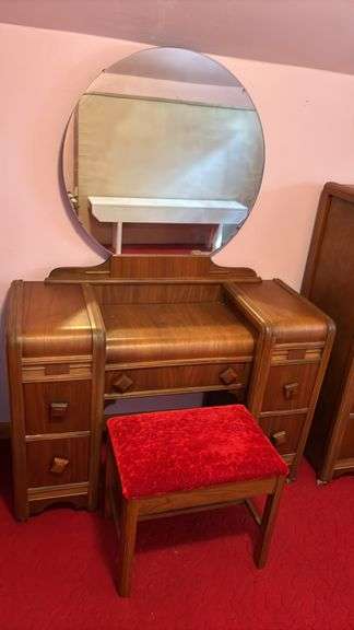 17.5” X 44” X 82”T WOOD VANITY WITH STOOL