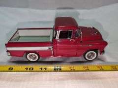 1967 CHEVROLET CAMEO DIECAST PICKUP TRUCK MODEL