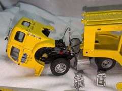 1952 FOUR CAR CARRIER DIECAST TRUCK/TRAILER MODEL
