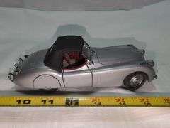 1952 JAGUAR XK 120 DIECAST CAR MODEL