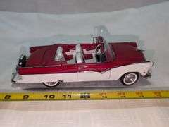 1955 FORD SUNLINER DIECAST CAR MODEL