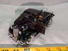 1937 CHEVROLET DIECAST PICKUP TRUCK MODEL