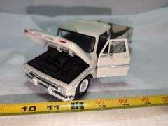 1966 CHEVROLET C10 DIECAST PICKUP TRUCK MODEL