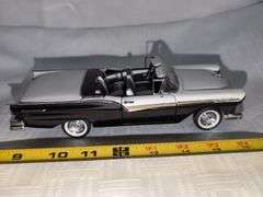 1957 FORD FAIRLANE 500 SKYLINER DIECAST CAR MODEL