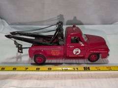 1953 FORD DIECAST WRECKER TRUCK MODEL BANK
