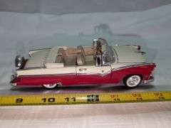 1955 FORD CROWN VICTORIA DIECAST CAR MODEL