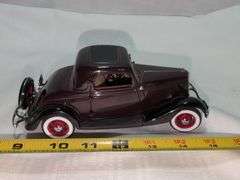 1933 FORD DELUXE COUPE DIECAST CAR MODEL ((1) HEADLIGHT NEEDS REPAIR)