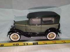 1930 FORD MODEL A TUDOR DIECAST CAR MODEL