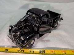 1941 PLYMOUTH DIECAST PICKUP TRUCK MODEL