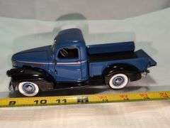 1941 CHEVROLET DIECAST PICKUP TRUCK MODEL