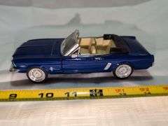 1964-1/2 FORD MUSTANG CONVERTIBLE DIECAST CAR MODEL