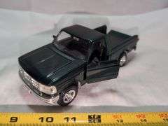 1995 FORD F-150 DIECAST PICKUP TRUCK MODEL