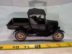 1925 FORD MODEL T RUNABOUT DIECAST CAR MODEL