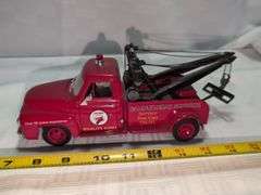 1953 FORD DIECAST WRECKER TRUCK MODEL BANK