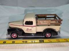 1940 FORD DIECAST PICKUP TRUCK MODEL