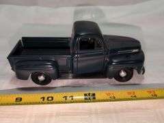1948 FORD F-1 DIECAST PICKUP TRUCK MODEL