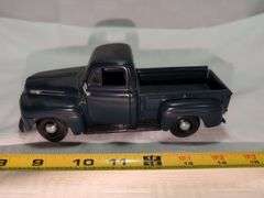 1948 FORD F-1 DIECAST PICKUP TRUCK MODEL