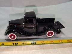 1935 FORD DIECAST PICKUP TRUCK MODEL