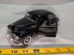 1947 CHEVROLET AEROSEDAN FLEETLINE DIECAST CAR MODEL