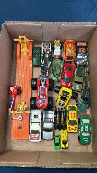 ASSORTED SMALL COLLECTOR CARS