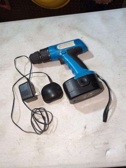 (G) ALTOCRAFT 9.6V CORDLESS DRILL WITH BATTERY & CHARGER - Isabell Auction