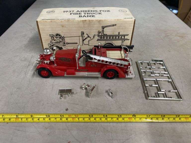 ERTL 1937 AHRENS-FOX FIRE TRUCK BANK / DUBUQUE IOWA - Isabell Auction