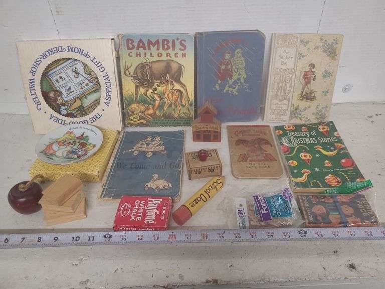 ASSTD. VTG. BOOKS, DECOR, AND CRAFTS