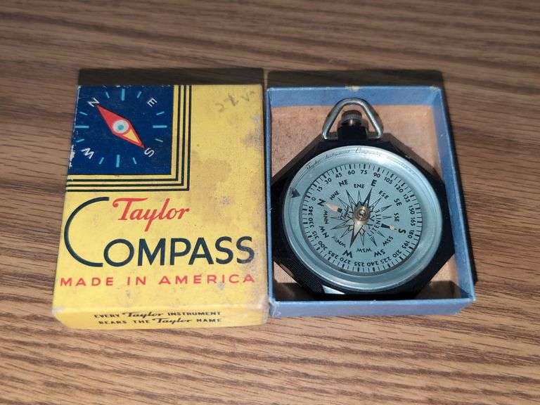 (K) VINTAGE TAYLOR COMPASS WITH ORIGINAL BOX - Isabell Auction