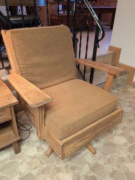 (FR) RANCH OAK SWIVEL ROCKER ARM CHAIR - Isabell Auction