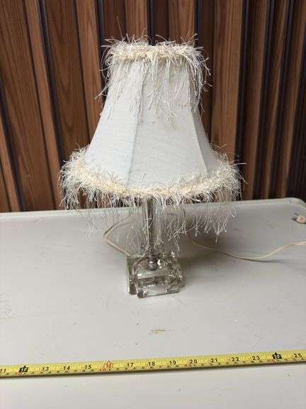 DRESSER LAMP WITH SHADE