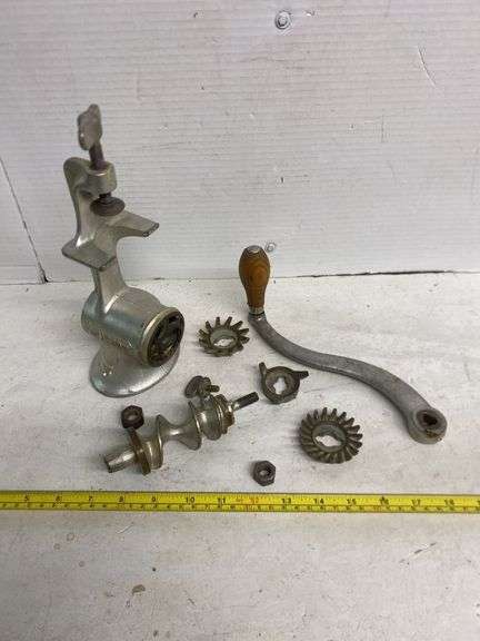 UNIVERSAL MEAT GRINDER
