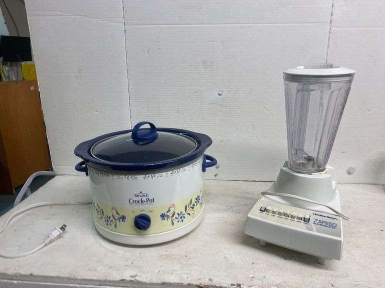RIVAL CROCK POT AND HAMILTON BEACH 7 SPEED BLENDER
