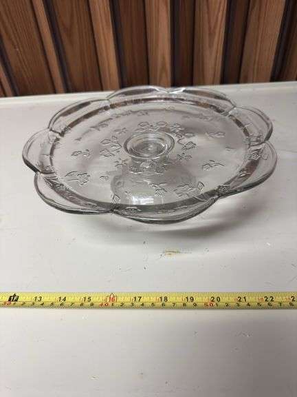 GLASS PEDESTAL CAKE PLATE