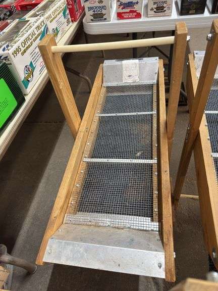 GOLD MINING SLUICE BOX
