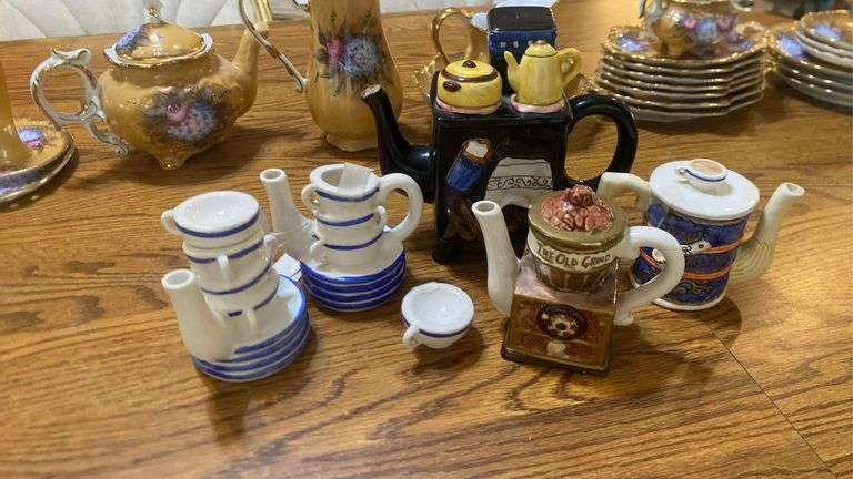 (DR) ASSORTED SM. COFFEE POTS
