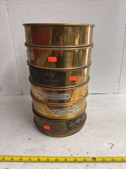 6 PIECE SET OF SIEVES